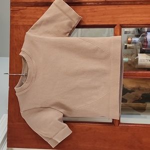 Everlane Seamless T-shirt, like new